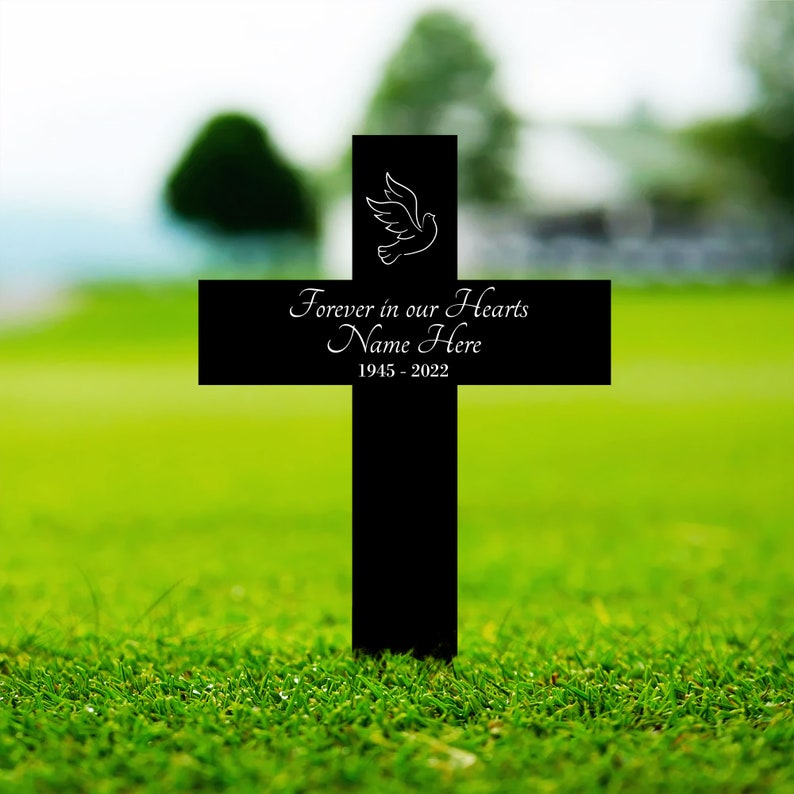 Personalized Memorial Cross Metal, Forever in Our Hearts, Loss of Loved One Condolence Gift, Custom Grave Marker, Custom Memorial Stake Bild 7