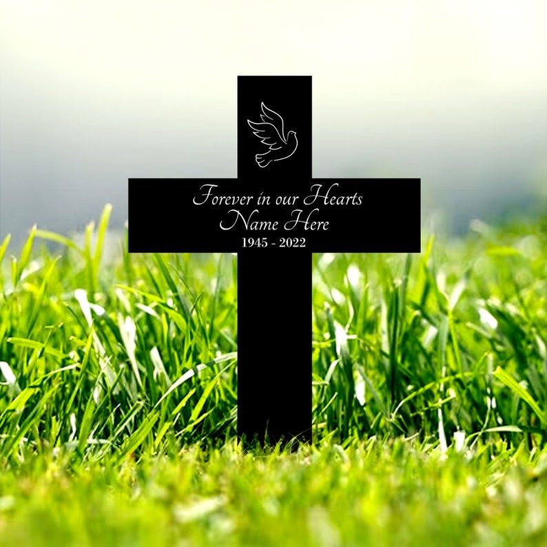 Personalized Memorial Cross Metal, Forever in Our Hearts, Loss of Loved One Condolence Gift, Custom Grave Marker, Custom Memorial Stake Bild 6