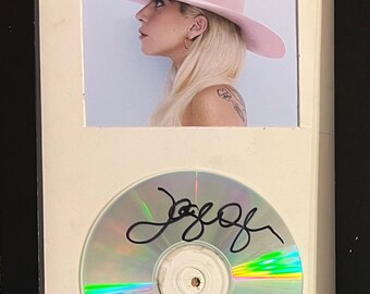 直筆サイン入りレディー・ガガ CD - Etsy 日本