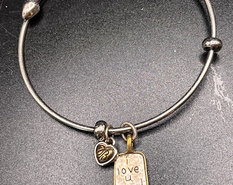 Darling Brighton I Love Mom Bracelet, a Perfect Gift!