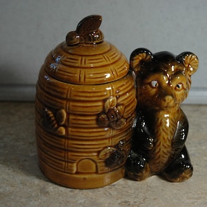 Vintage Armbee Ceramic Bear Honey Honey Pot