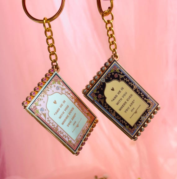 Prayer Mat Keychain | Muslim Prayer Keychain | Muslim Accessories | Muslim Collectible | Prayer Mat Keyring