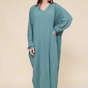 Robe longue manches longues tissu plissé eid aid dress abaya mastour hijab muslima jilbeb jilbab satin belle élégante image 2