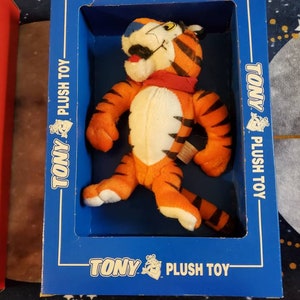 1997 Kelloggs Tony the Tiger and Toucan Sam Plush Toy