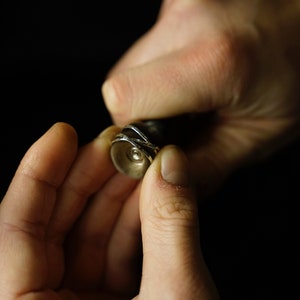Dünner gehämmerter dreifach 925 Silberring, Sterling Silber, simple Ring, Hammerschlag Optik, Stapel Ring Bild 3