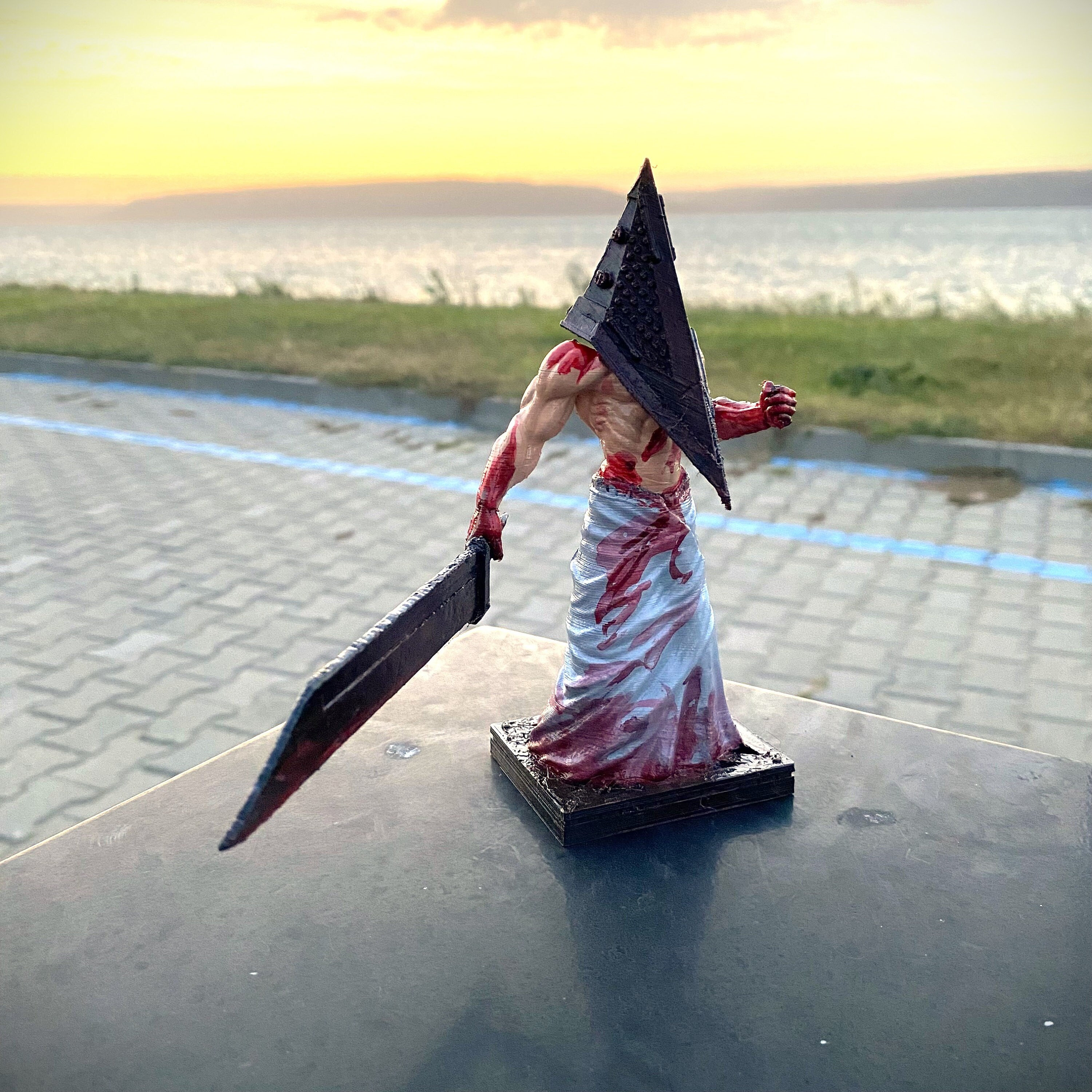 XGLIPQ Silent Hill, Pyramid Head, Altura 15 (cm) / 5,9 (in), Figura de  animación de Material de PVC, Hecho a Mano, Apariencia Exquisita, Hand to  do Spot, (colección Decorativa) Adornos de Regalo 