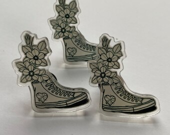 Floral heartbreak shoe pin
