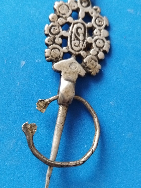 Old small Berber silver fibula. - image 1