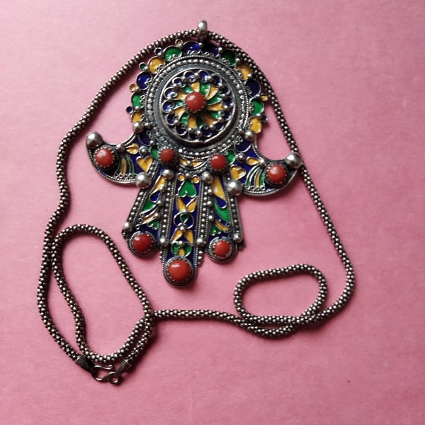 Collier oriental en argent émaillé. Kabyle main de Fatma.