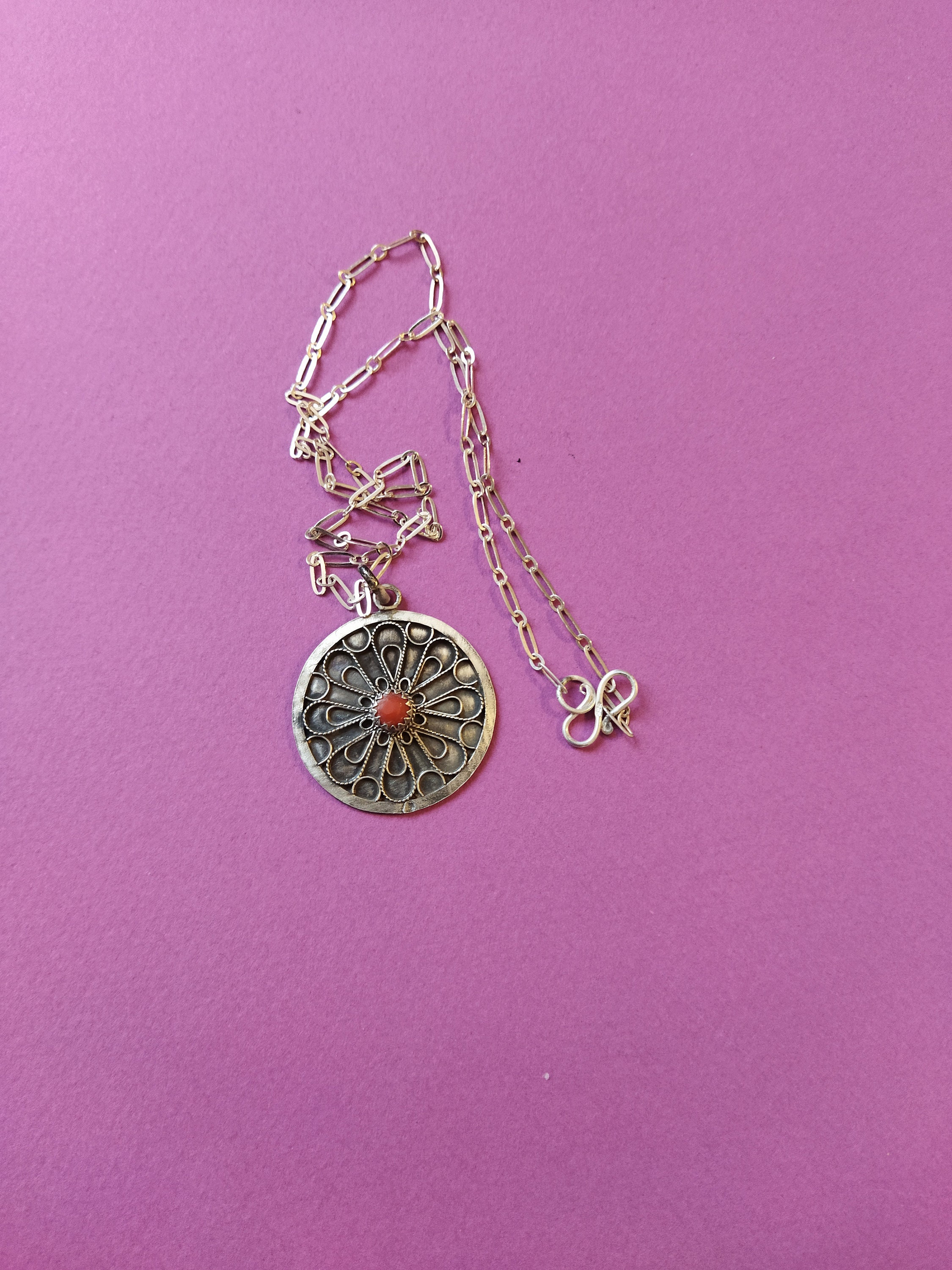 Pendentifs Algérie – Design Typiquement Kabyle, Perles Rouges, Neufs Sans Emballage