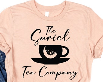 Suriel Tea Co Shirt, Ein Gericht der Dornen und Rosen Shirt, Acotar Velaris Shirt, Das Nachtgericht Shirt, Stadt des Sternenlichts, Bücherwurm Tee