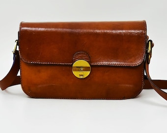 Vintage Italian Leather Shoulder Bag: Cognac Brown Satchel with Brass Lock