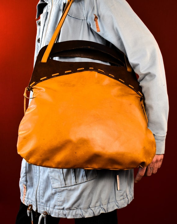 70s Handmade Italian Yellow Leather Shoulderbag -… - image 3