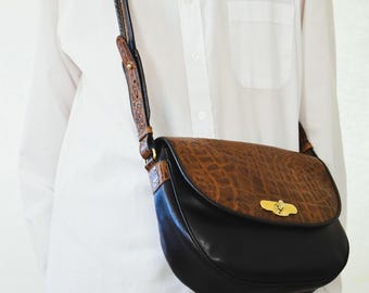 Croco Embossed Leather Saddle Bag: Italian Vintage 80s Shoulder Crossbody Purse