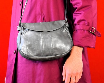 70s Italian Vintage Grey Leather Crossbody bag - Shoulder bag - Minimal Whimsical Goth - Clutch - Evening Bag - Pochette - Saddlebag