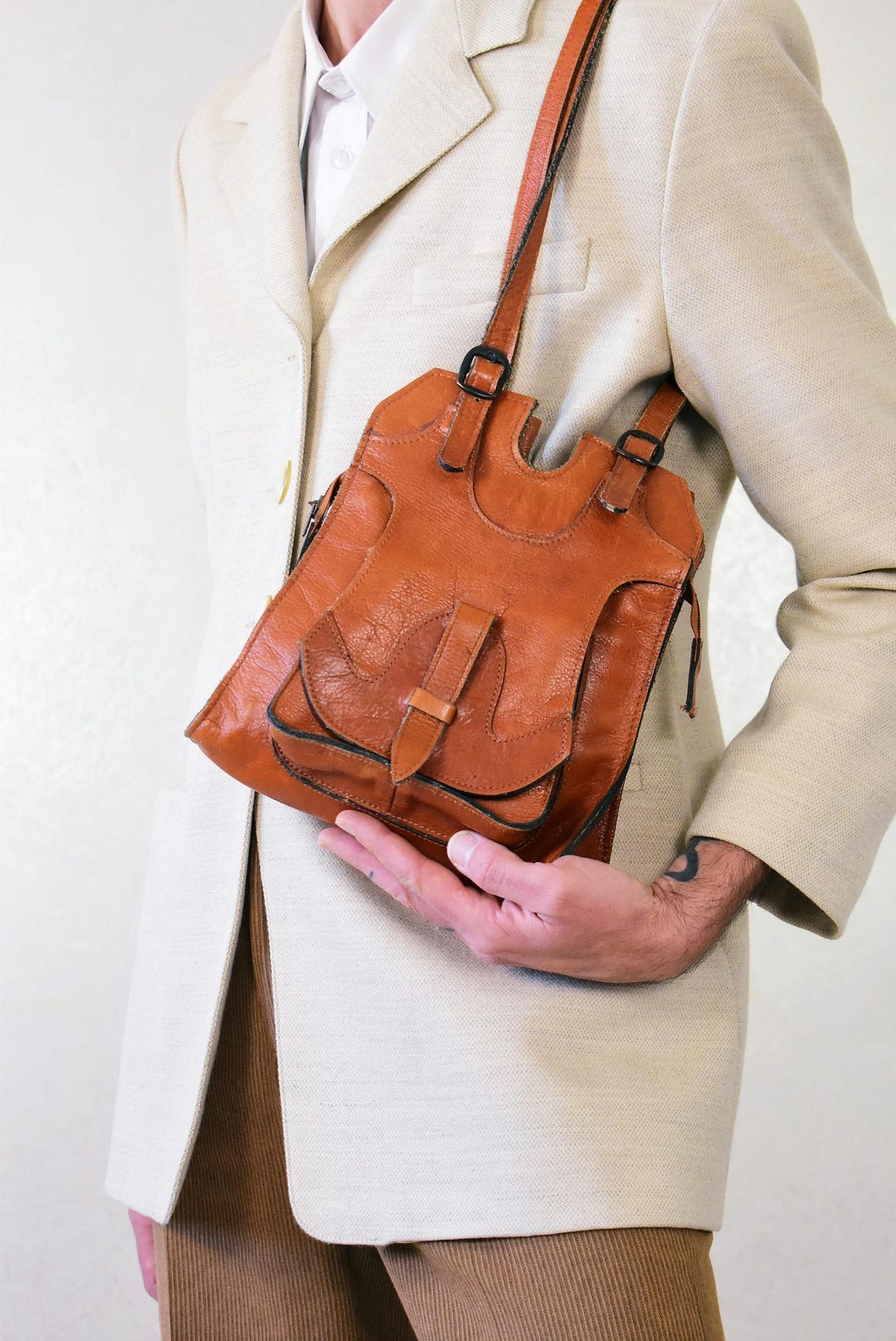 70s Euro vintage ショルダーバッグ Vintage 1970s Leather Tooled Shoulder Bag Selected by