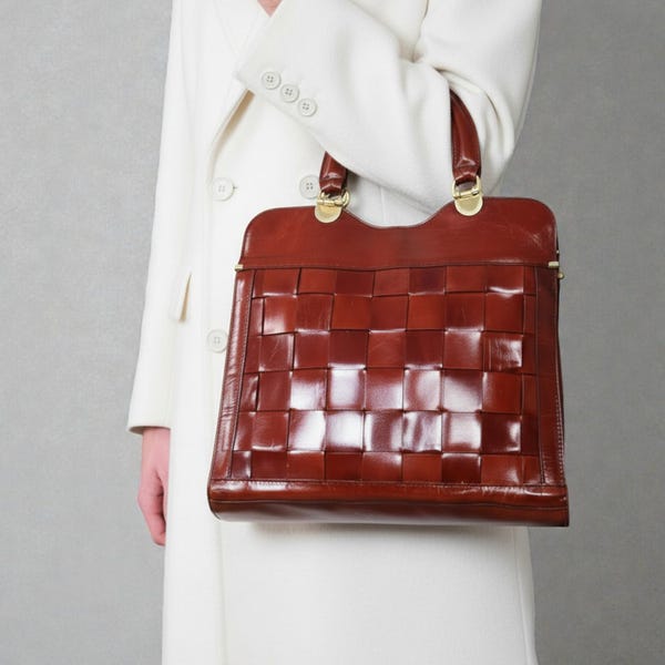 Bolso de trabajo vintage italiano de piel tejida: diseño escultural de los años 70