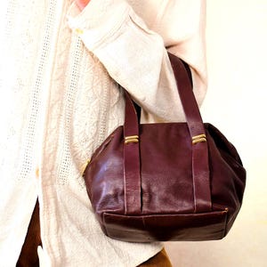 Vintage Ledertasche Bordeaux | Italienische Henkeltasche | 80er 90er Jahre Kulturbeutel | Geschenk für Sie | Unisex Grooming Reisetasche