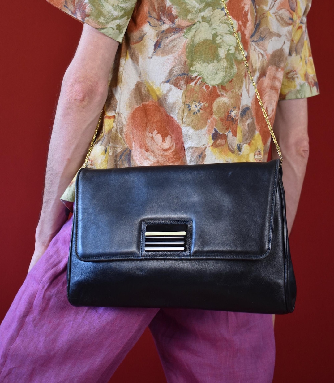 Vintage Black Leather Shoulder Bag: 90s Minimalist Gold Chain