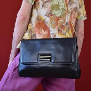 Vintage Black Leather Shoulder Bag: 90s Minimalist Gold Chain