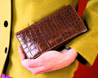 COCCINELLE 90s Vintage Patent Leather Bag - Crocodile print embossed Wallet - Coin Pocket - Brown Leather Clutch Italy Design Portemonnaie
