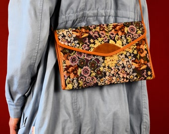 80s Vintage Needlepoint  Floral Leather Crossbody bag - Shoulderbag - Messenger bag - Purse - Clutch - Evening Bag - Pochette