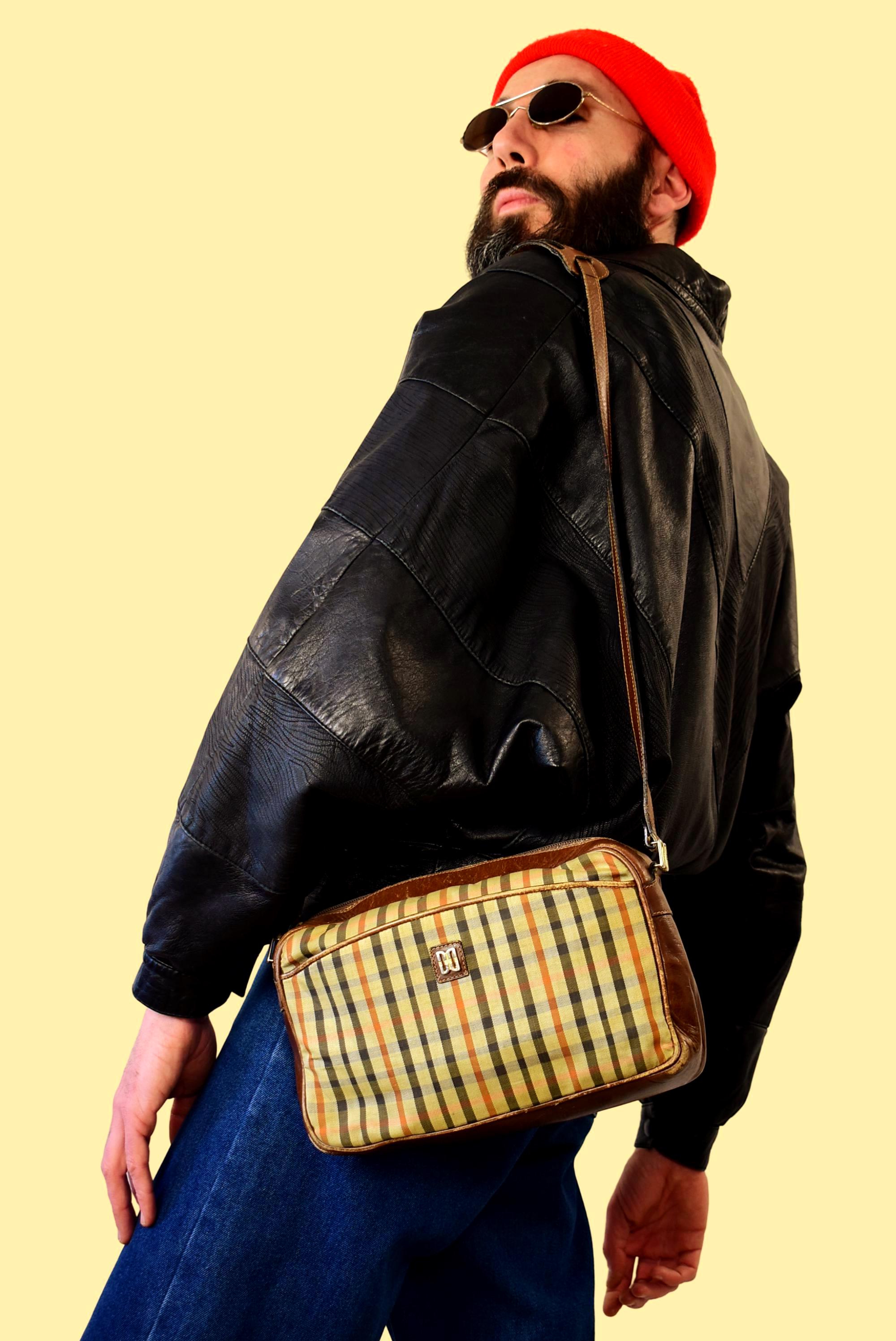 【DAKSLONDON】バック DAKS London Checkered Crossbody Bag: 1976 British Vintage Leather