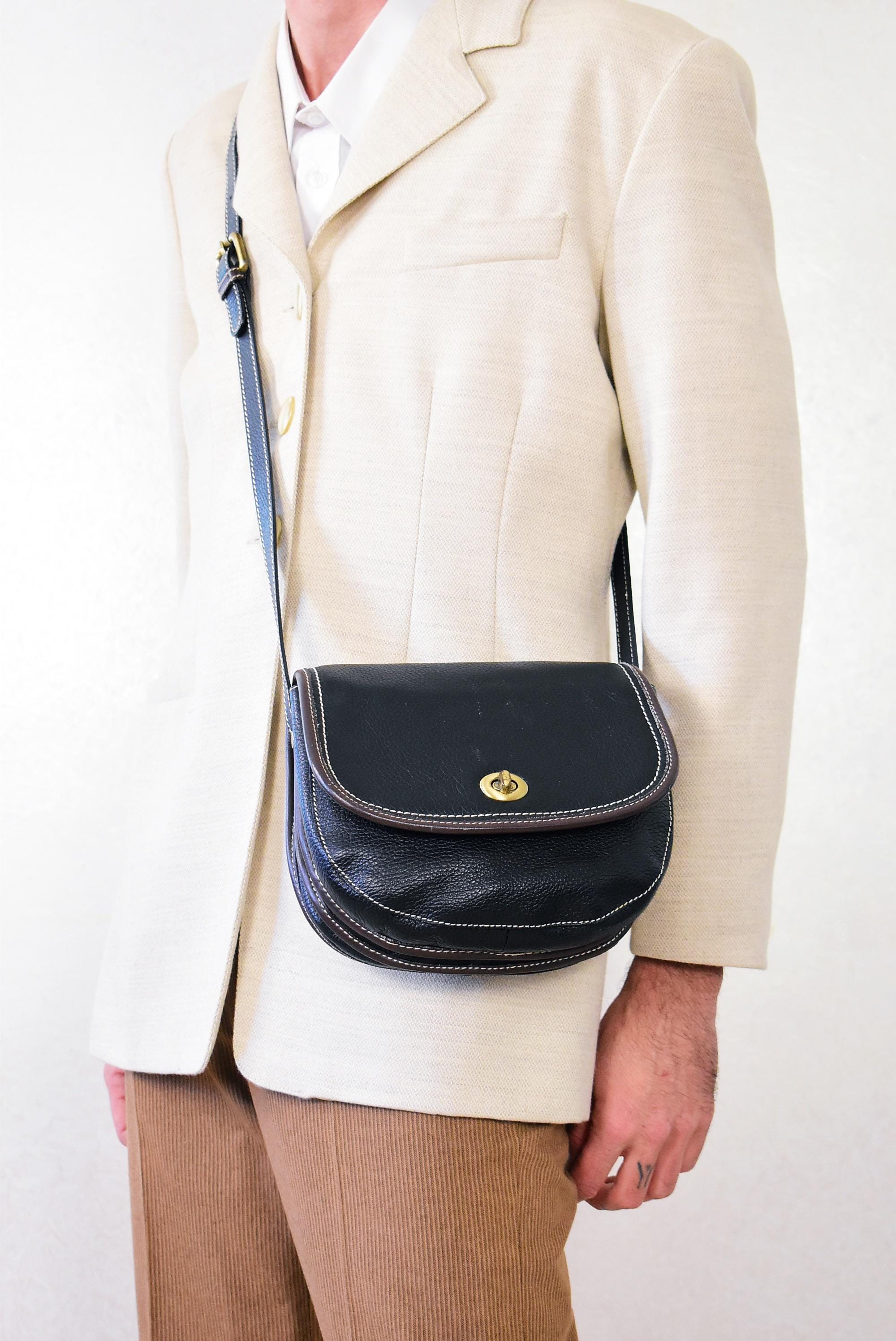 Vintage Black Italian Leather Crossbody Bag | Avorio Pebbled  display picture 3