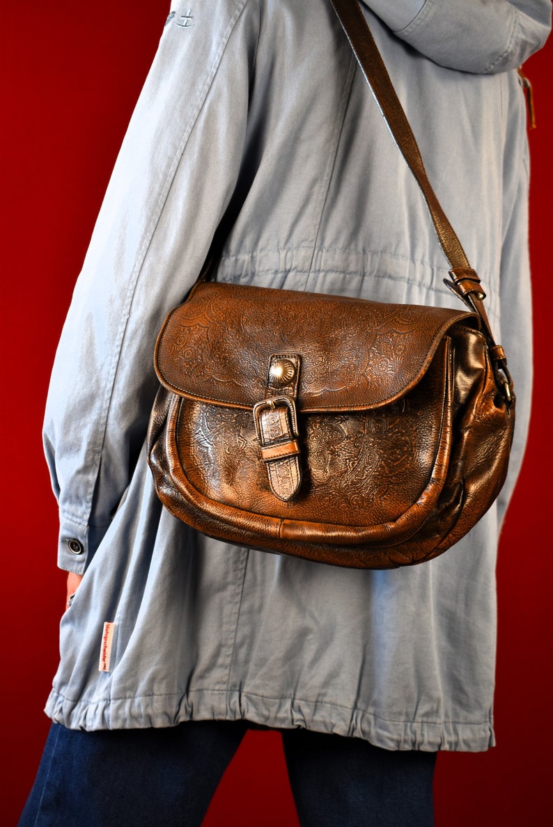 Italian Vintage 80s Embossed Leather Satchel Bag Antique Brown Saddle ...