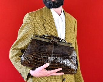 Luxury Italian Vintage 60s 70s Leather Trapeze bag - Designer Handbag -Brass Frame Bag- Top Handle Bag - Doctor Antique Bag