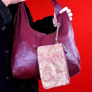 Sac hobo en cuir vintage Coccinelle | Réversible Bordeaux et peau de serpent | Fourre-tout coussin italien | Sac à bandoulière ample années 90