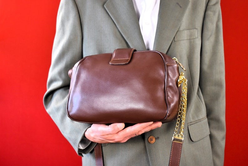 Vintage 80s Leather Shoulder Bag Golden Chain Crossbody Bag Made in France Messenger Bag Satchel Bag image 4