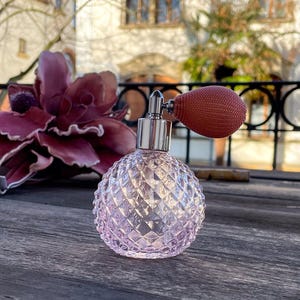 FRENCH VINTAGE CHIC - Edle Zerstäuber-Flasche mit Ballon-Pumpe in Kristallglas I Zubehör für ätherische Öle DIYs I Aromazubehör