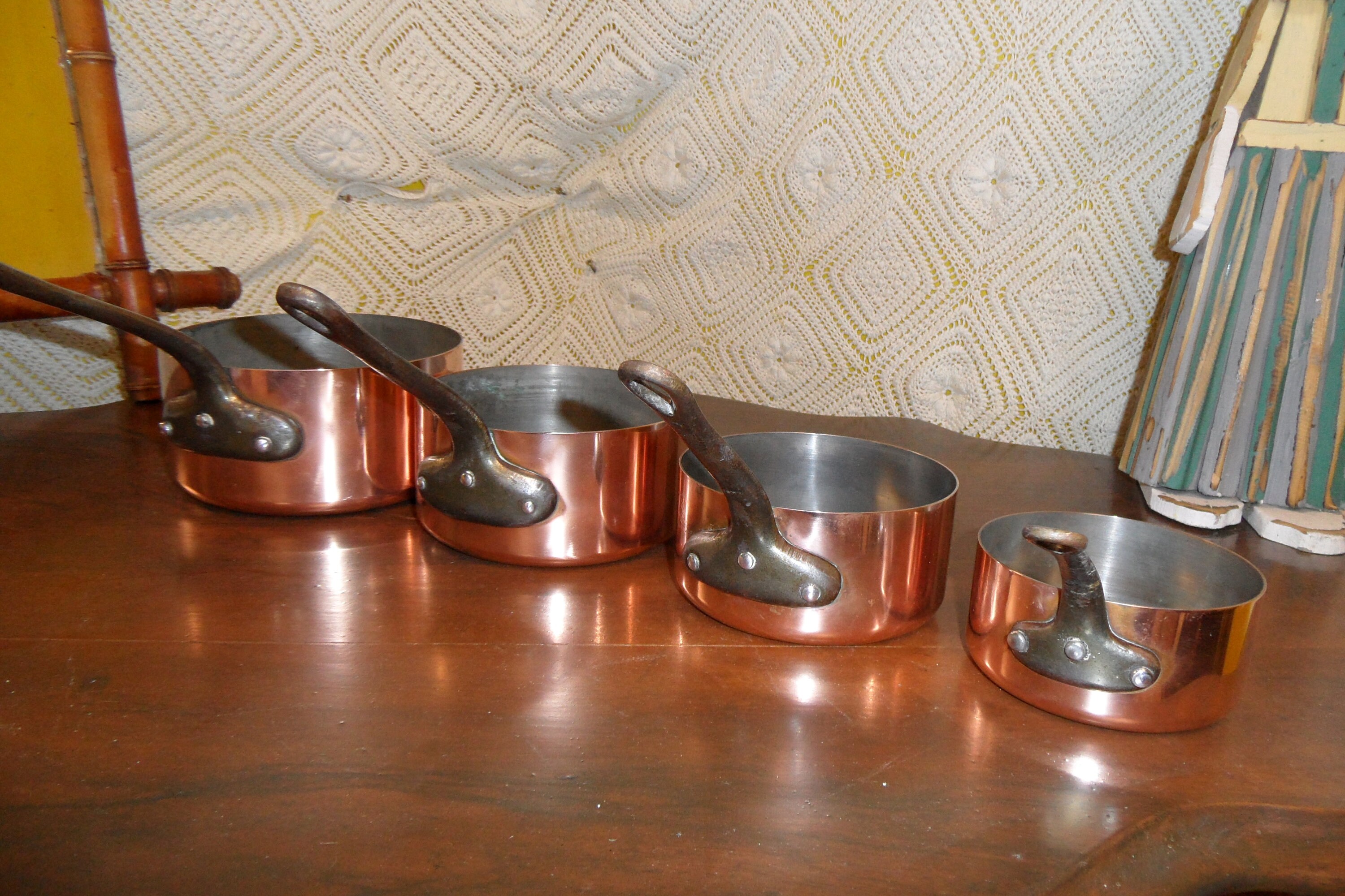 4 Casseroles Anciennes avec Poinçon Les Cuivres de Faucogney