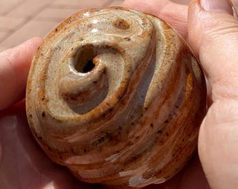 Fingerlabyrintboll för meditation, stresslindring och bön - brun och orange