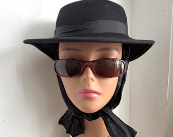 Vintage 50s 60s Gerber Asymmetrical Tilt Cloche Black Wool Felt Brimmed Grosgrain Ribbon Ties Hat Classic