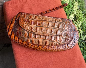 BRAHMIN Vintage "Edie" Pockets Golden Shades of Browns Moc Croc Zip Wristlet Clutch Makeup Case Bag Pouch