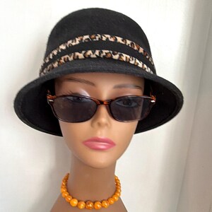 Vintage 60s 70s Fedora Bucket Black Cheetah Leopard Print Band Wool Brimmed Hat Leopard Print Fedora Hat, Animal Print Vintage Hat, Womens  main image 3