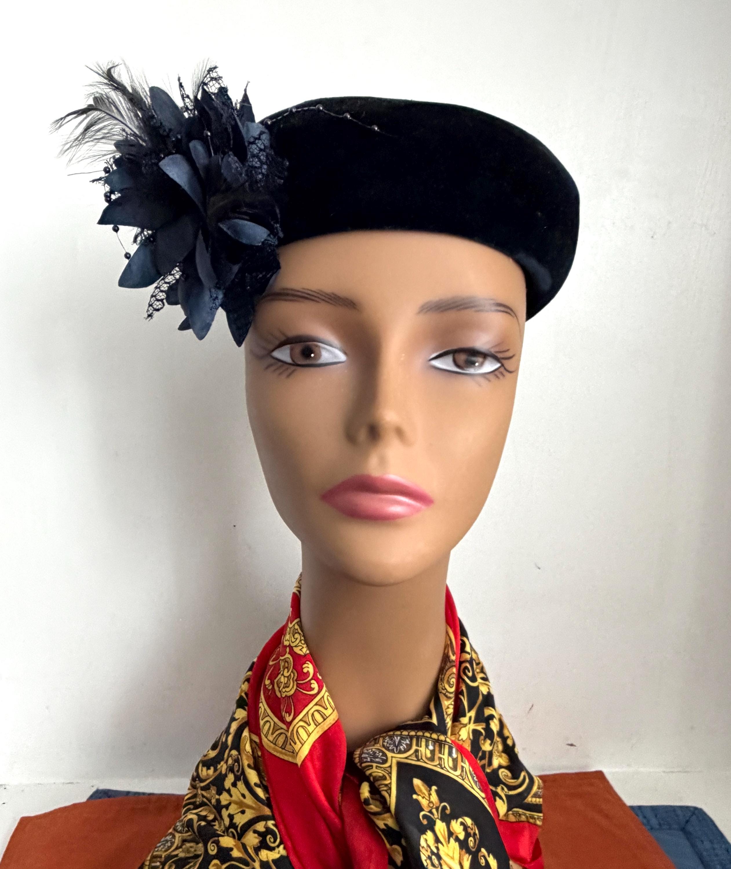 Pillbox Blue Velvet - Etsy display picture 3