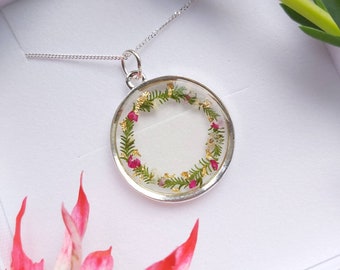 Christmas Wreath Flowers Silver Pendant, Round, Perfect Gift, Silver Chain Necklace