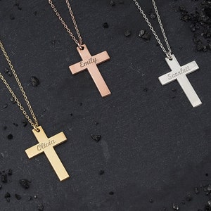 Collar de cruz con nombre grabado • Colgante de cruz personalizado • Cruz de plata esterlina personalizada • Regalo de cumpleaños • Regalo de Navidad • Regalo para mamá