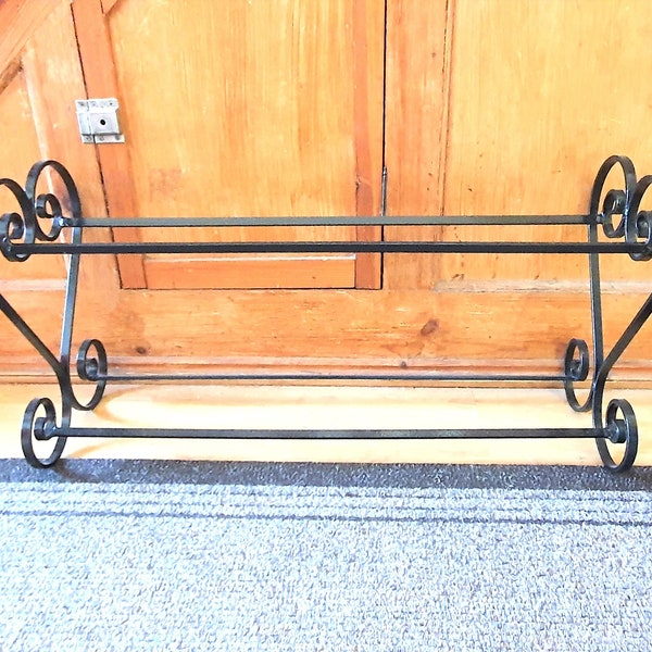 Wrought iron shoe rack. Heart-shaped. Handmade and crafted in the UK