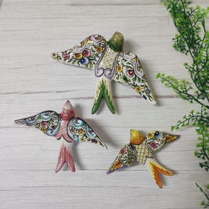 Individual swallows/ Hand-painted swallows/ Decorative birds/ Wall decoration/ Outdoor decoration/ Portuguese ceramics/ Pottery Portugal