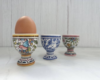 Huevera pintada a mano/ Huevera/ Decoración de cerámica/ Cerámica utilitaria/ Decoración/ Pintura de Coimbra/ Cerámica portuguesa/ Portugal
