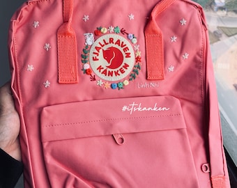 Kundenspezifische Blumen-Handstickerei, Fjällräven-Kanken-Rucksack bestickt mit Blume und Tier, Name-Stickoptionen und Farbauswahl