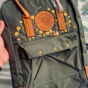 Personalisierte Haustier-Handstickerei, kundenspezifische Fjällräven Kanken-Rucksackstickerei, Ihr Katzenhund-Gedenkgeschenk, gestickter Kanken-Rucksack Bild 5