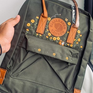 Personalisierte Haustier-Handstickerei, kundenspezifische Fjällräven Kanken-Rucksackstickerei, Ihr Katzenhund-Gedenkgeschenk, gestickter Kanken-Rucksack Bild 3