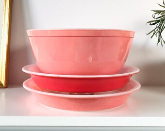 Vintage Pink PYREX Pie Plates 9.5” Round Pie Dish, Pink Speckle or Solid Fuschia Pink, PYREX Bowl, Excellent Condition, Sold Individually