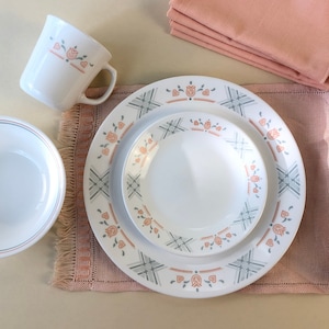 Vintage Corelle Dutch Lattice Plates Bowls Mugs Place Settings, Dinner Plates Vintage 80s Corelle Peach Grey Tulips Kitchen Dishes