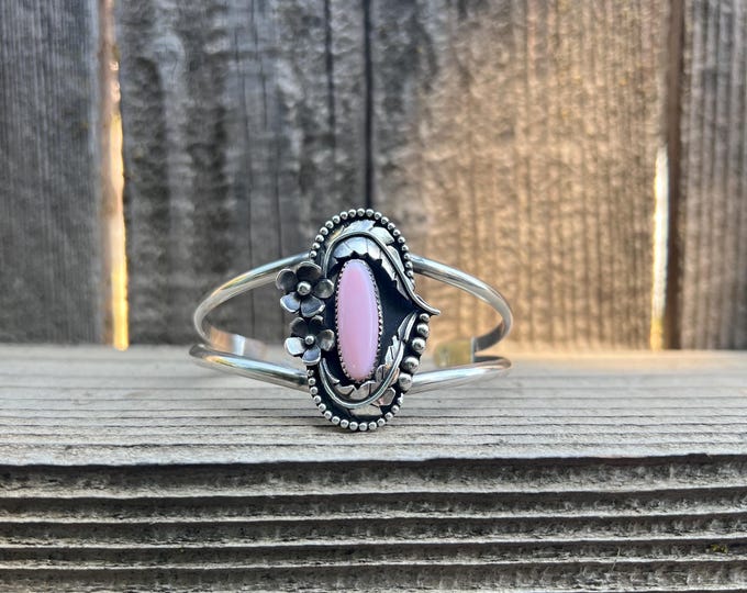 Featured listing image: Pink Conch Sterling Silver Cuff